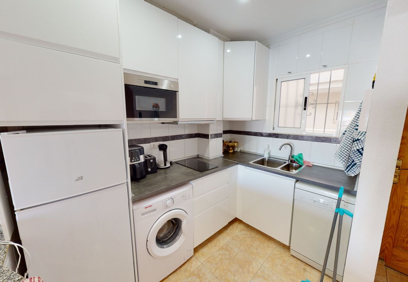 Apartamento en Torrevieja - Well Located 2 Bed Apartment