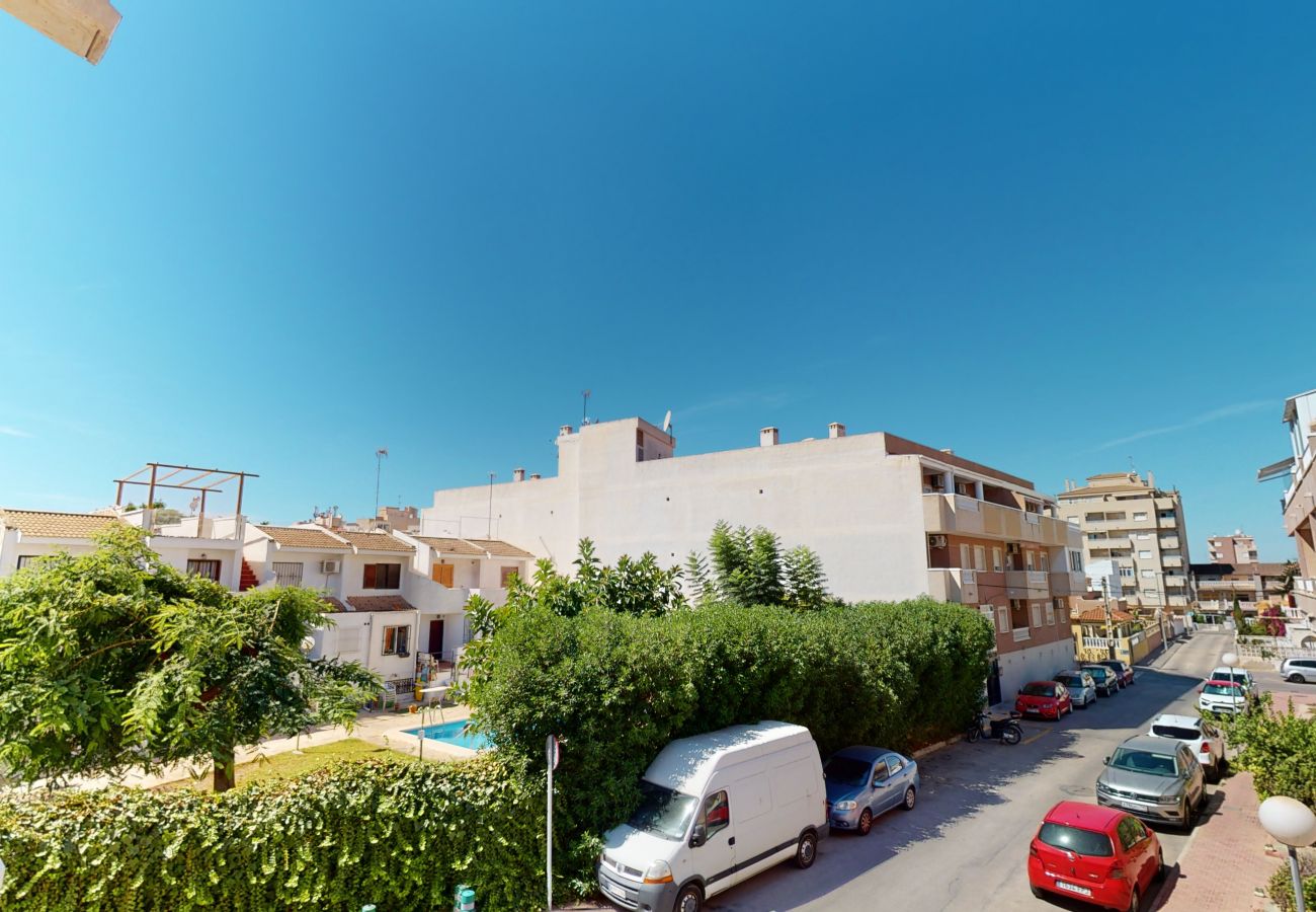 Apartamento en Torrevieja - Well Located 2 Bed Apartment