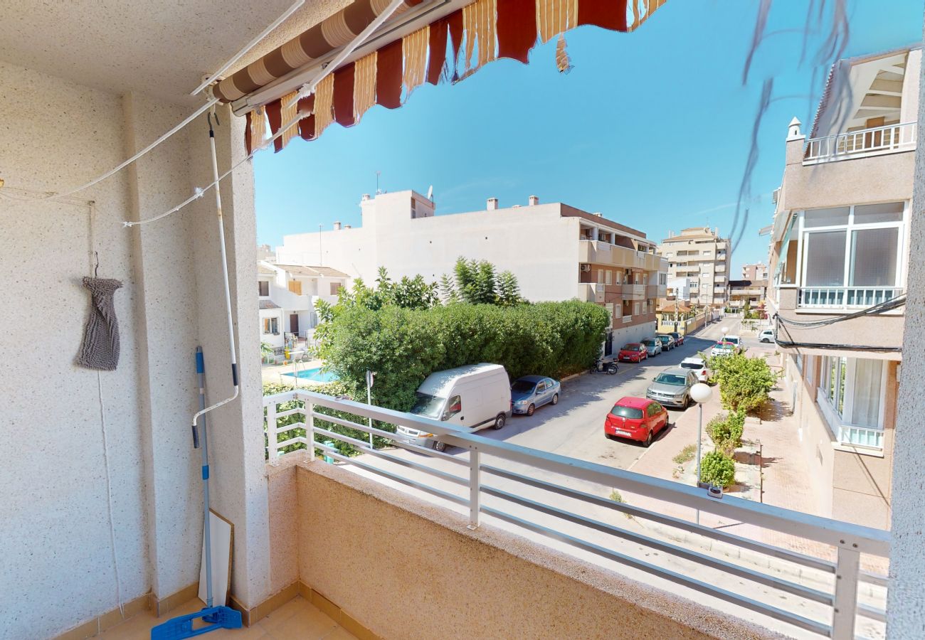 Apartamento en Torrevieja - Well Located 2 Bed Apartment