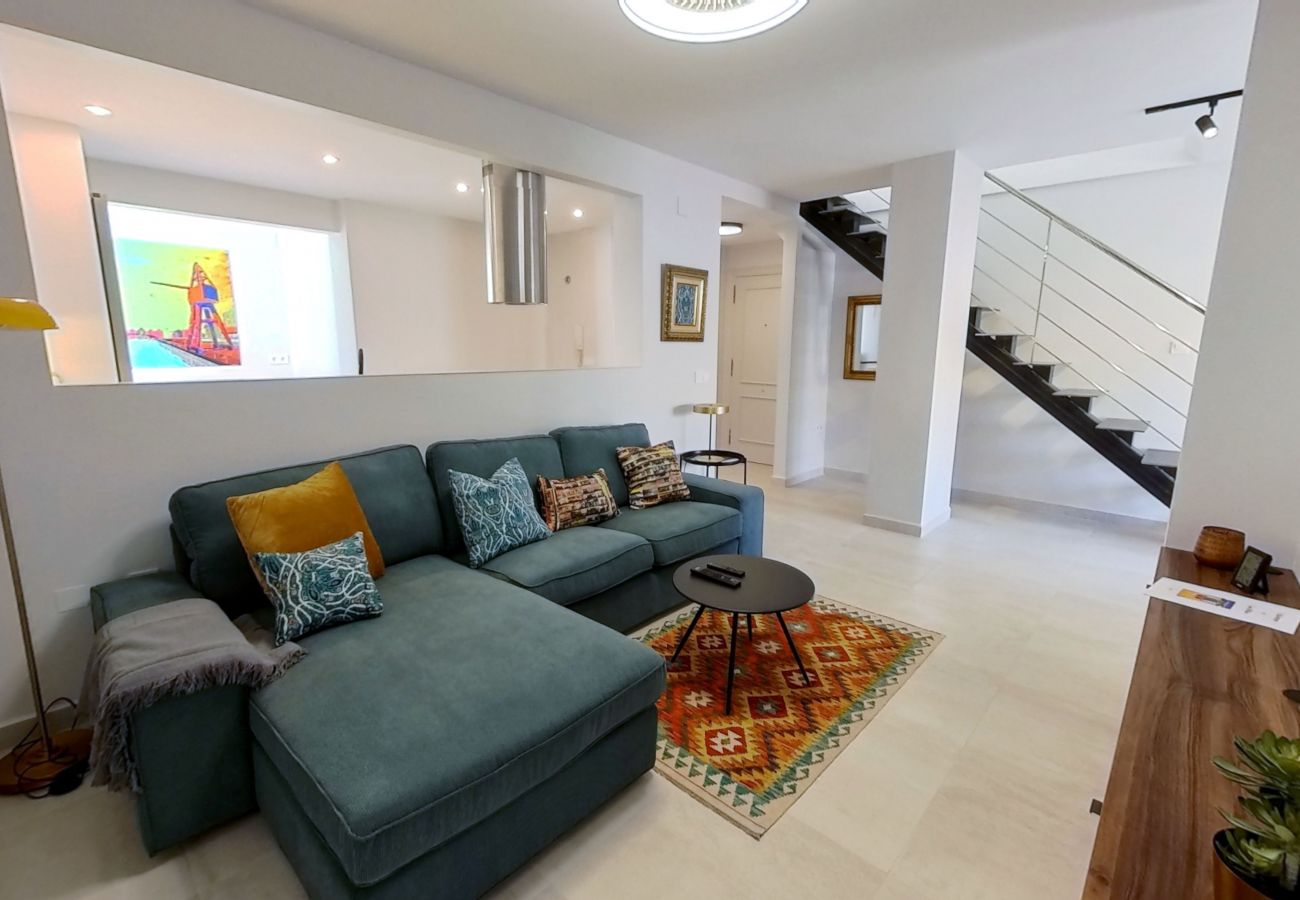 Apartamento en Torrevieja - Luxurious 2 Bed Central Penthouse Ático