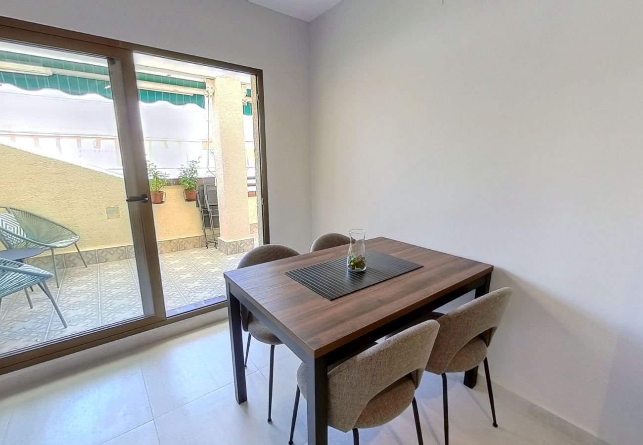 Apartamento en Torrevieja - Luxurious 2 Bed Central Penthouse Ático