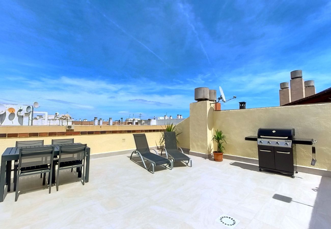 Apartamento en Torrevieja - Luxurious 2 Bed Central Penthouse Ático