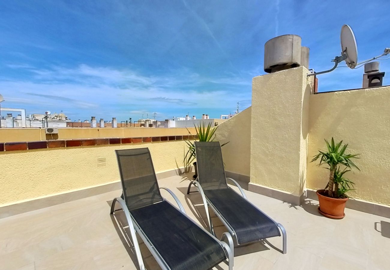 Apartamento en Torrevieja - Luxurious 2 Bed Central Penthouse Ático