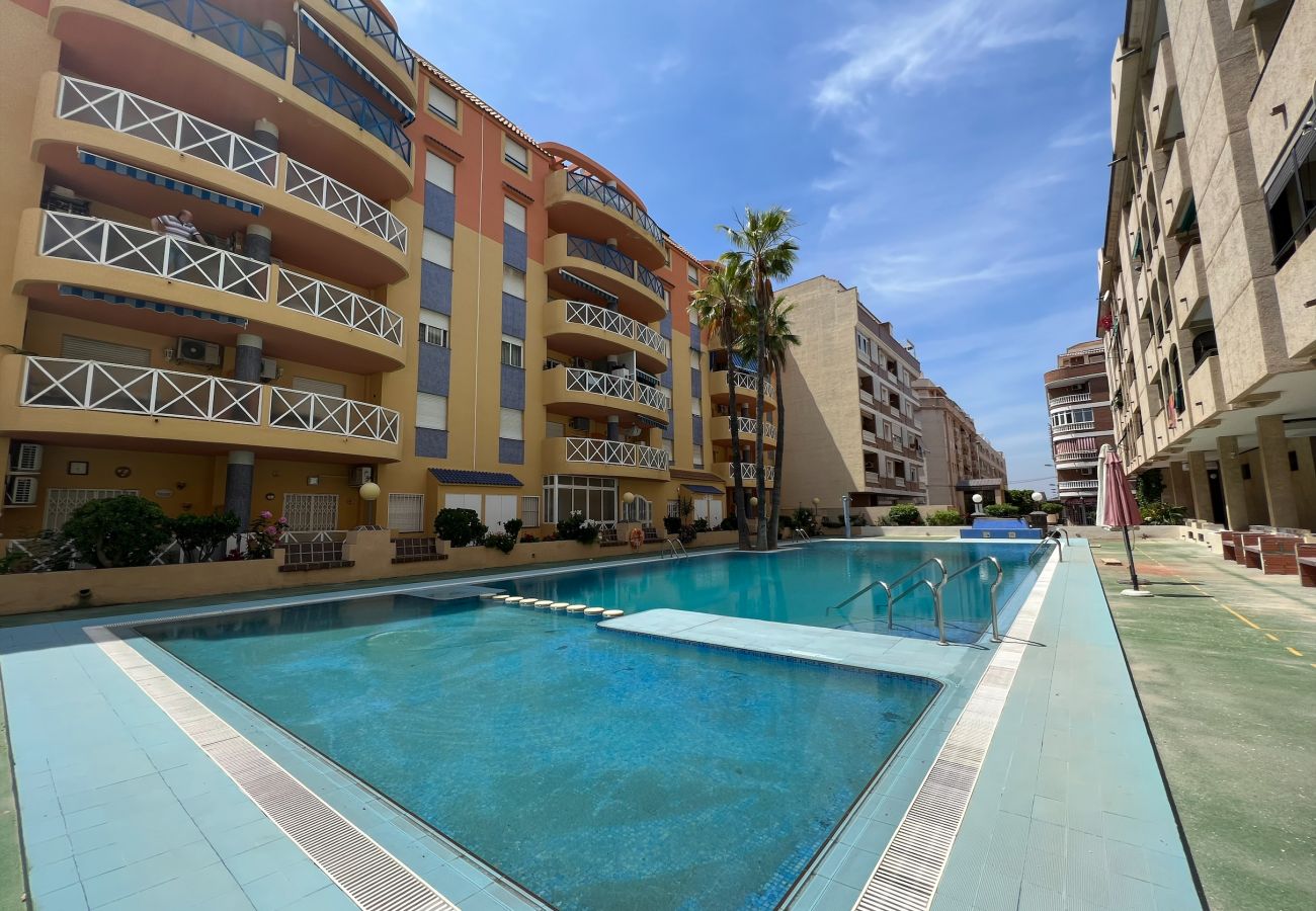 Apartamento en Torrevieja - Luxurious 2 Bed Central Penthouse Ático