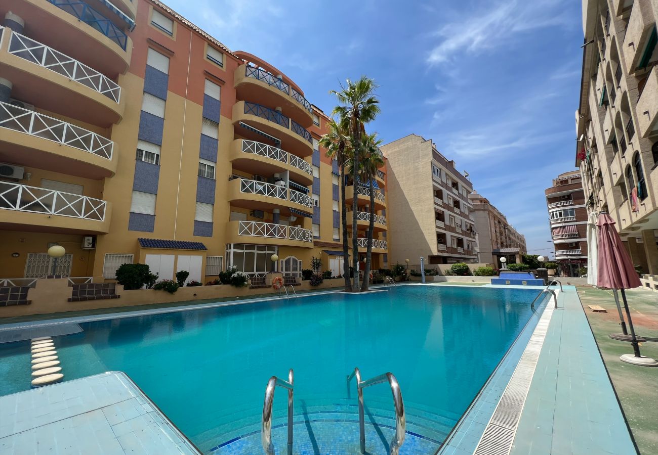 Apartamento en Torrevieja - Luxurious 2 Bed Central Penthouse Ático