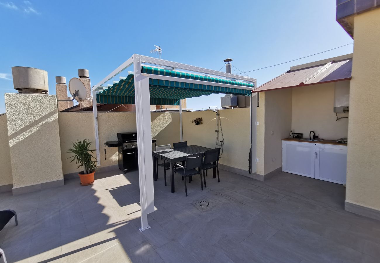 Apartamento en Torrevieja - Luxurious 2 Bed Central Penthouse Ático