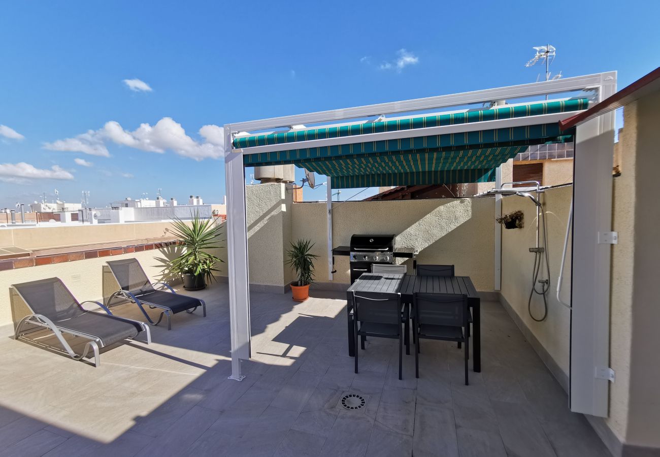 Apartamento en Torrevieja - Luxurious 2 Bed Central Penthouse Ático