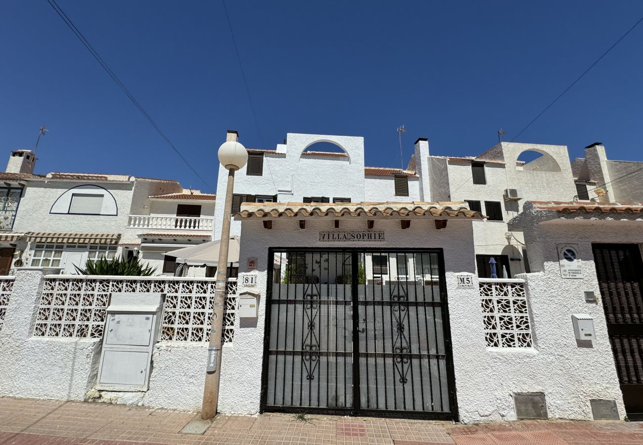 Casa adosada en Torrevieja - Spacious Townhouse Calas Blancas Beachside