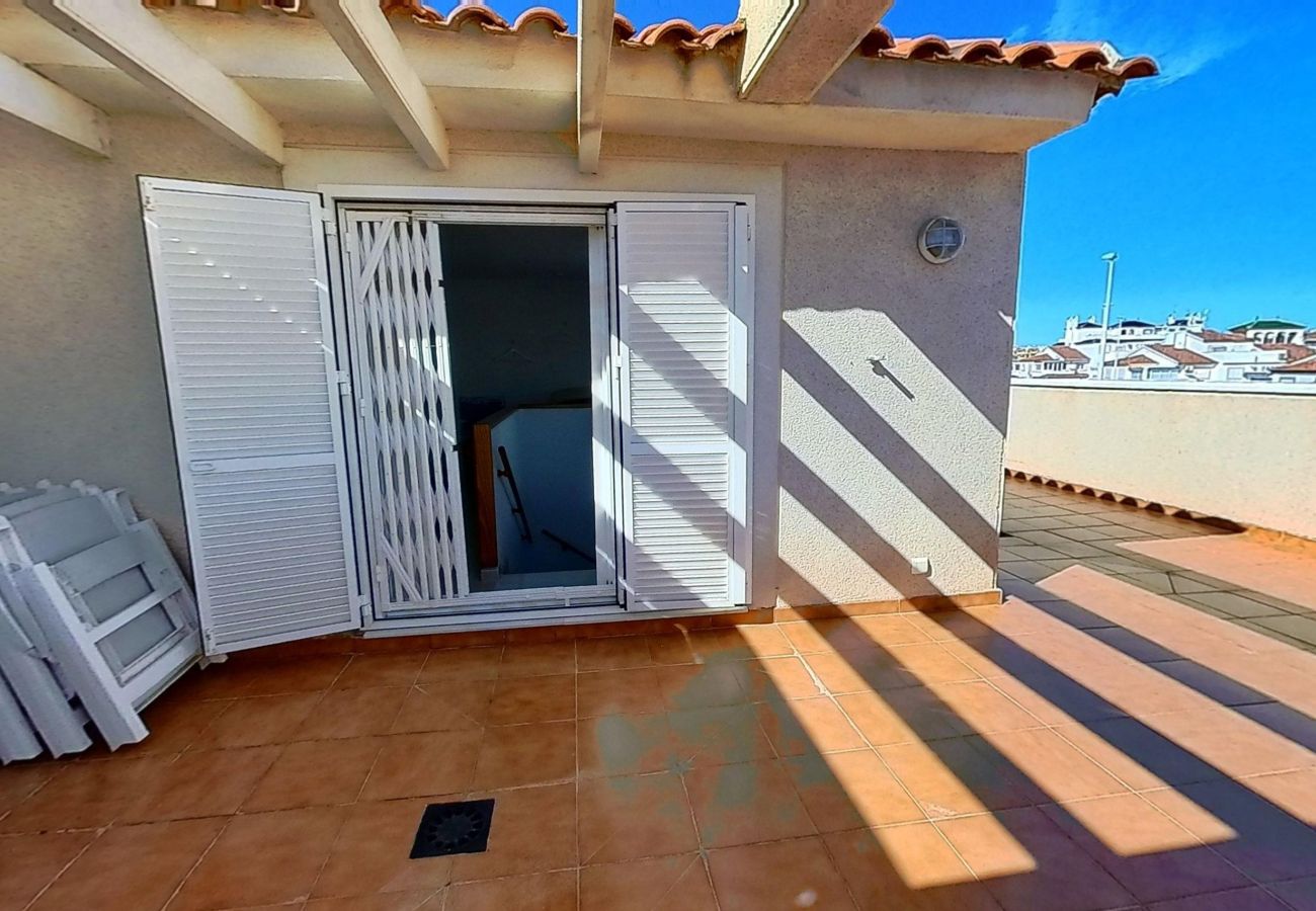 Bungalow en Orihuela Costa - Beautiful Zeniamar Corner with Communal Pool