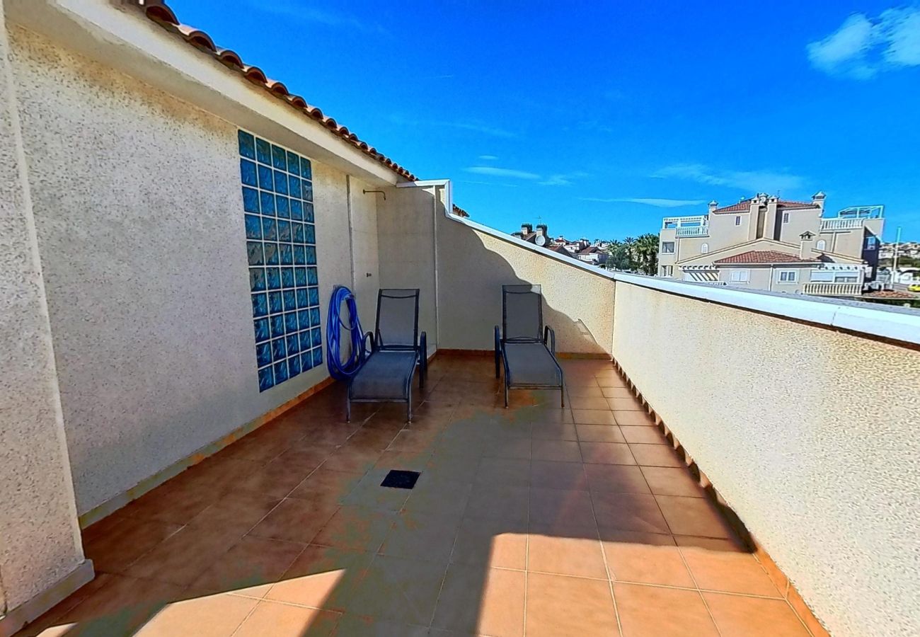 Bungalow en Orihuela Costa - Beautiful Zeniamar Corner with Communal Pool