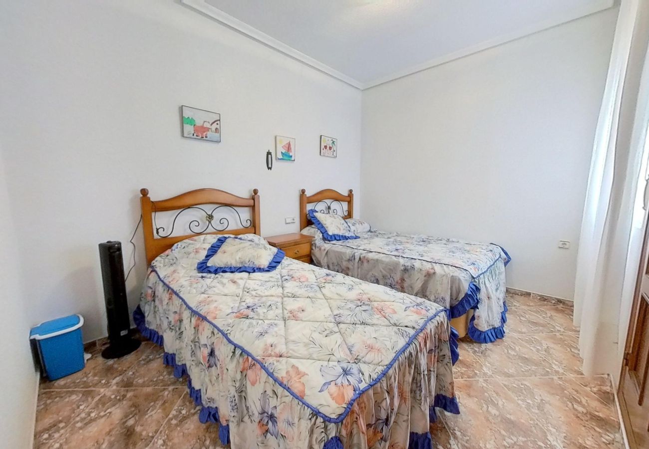 Apartamento en Torrevieja - MARIBLANCA Very Close To Beach 2nd Floor Apartment