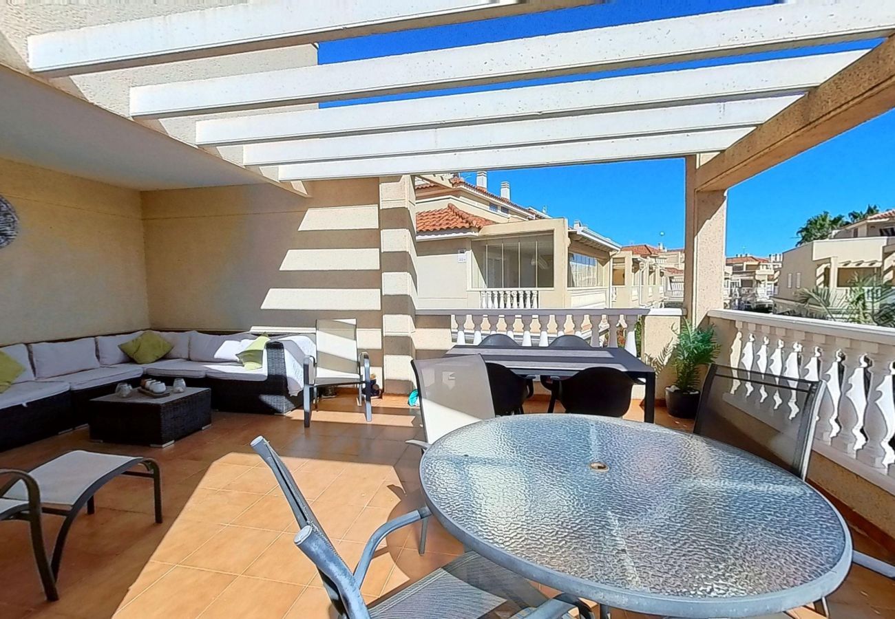 Bungalow i Orihuela Costa - Beautiful Zeniamar Corner with Communal Pool