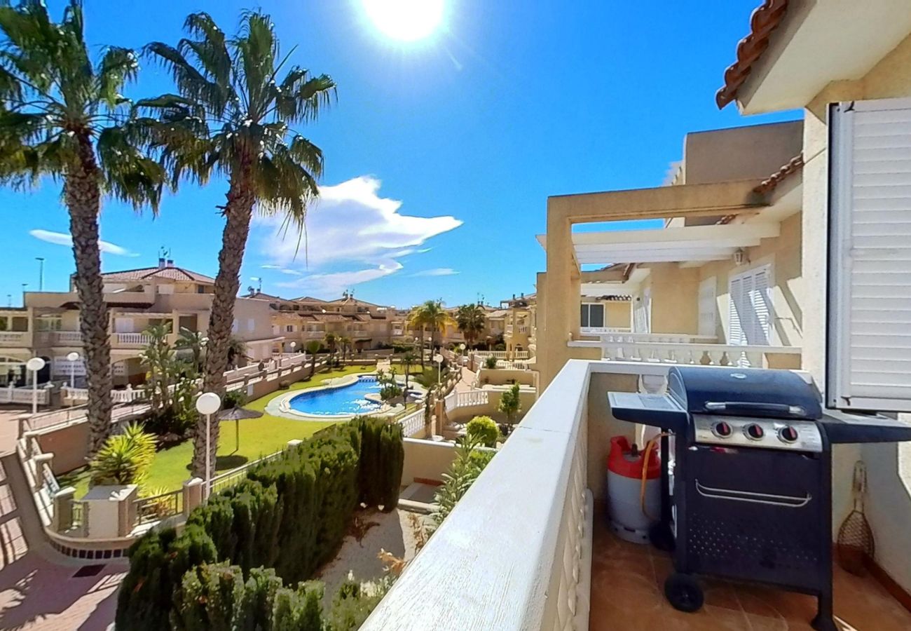 Bungalow i Orihuela Costa - Beautiful Zeniamar Corner with Communal Pool