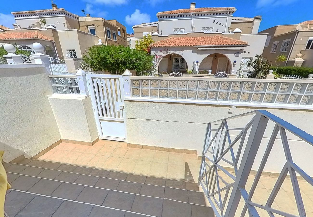 House in Torrevieja - 3 Bed Quad House Altos De La Bahia