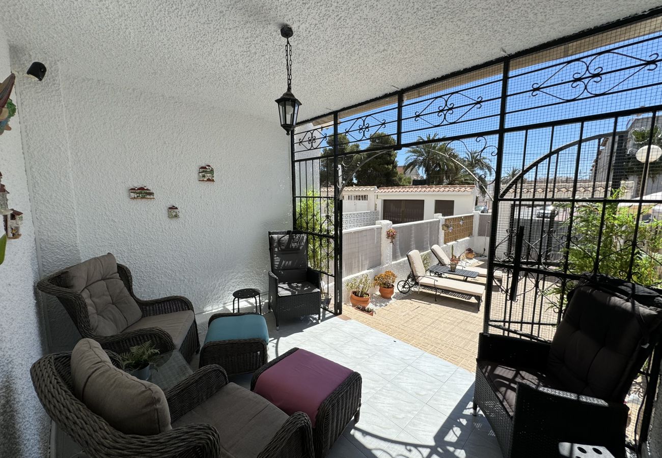 Townhouse in Torrevieja - Spacious Townhouse Calas Blancas Beachside